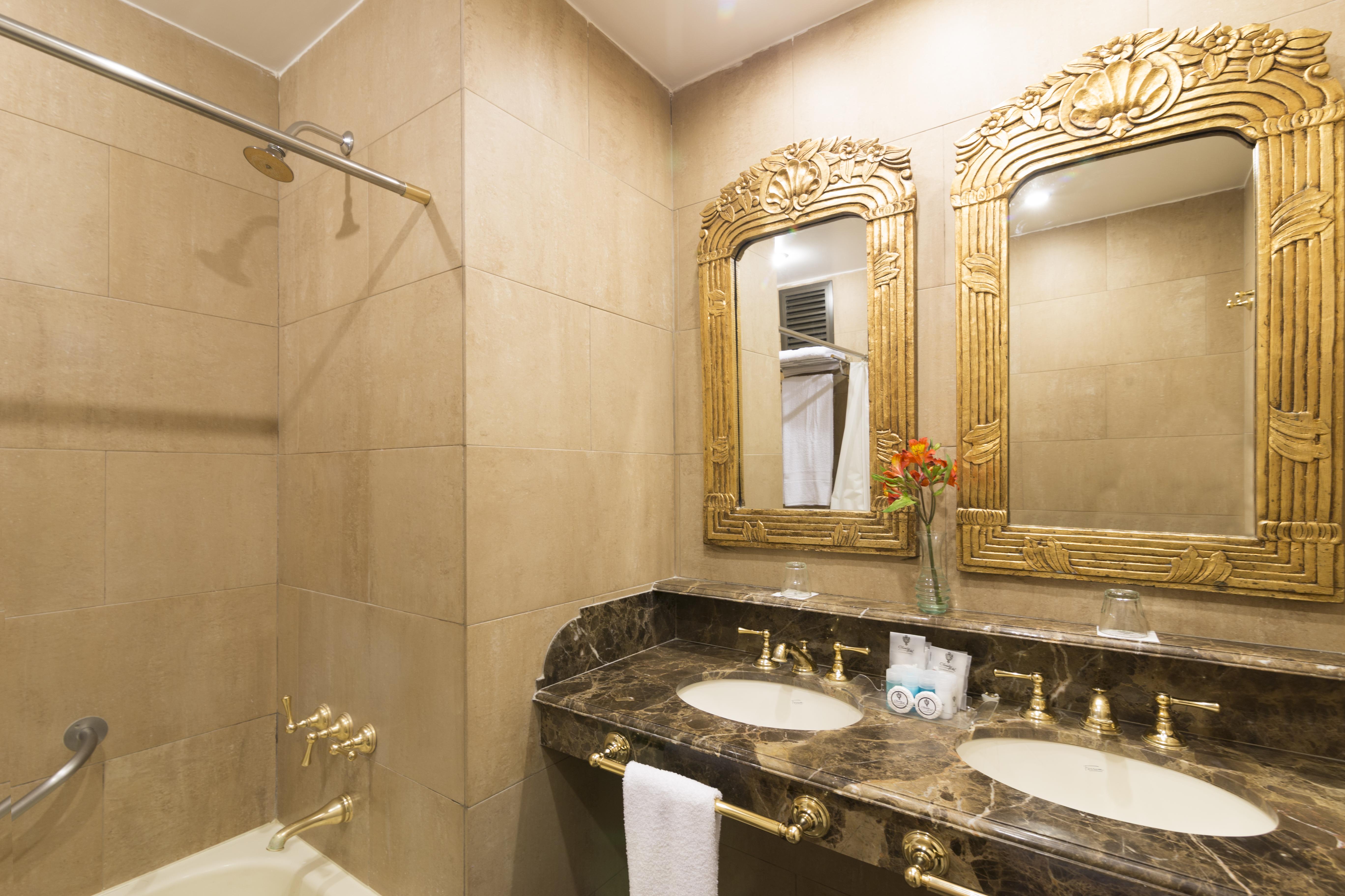 Claridge Hotel Buenos Aires Eksteriør billede Bathroom