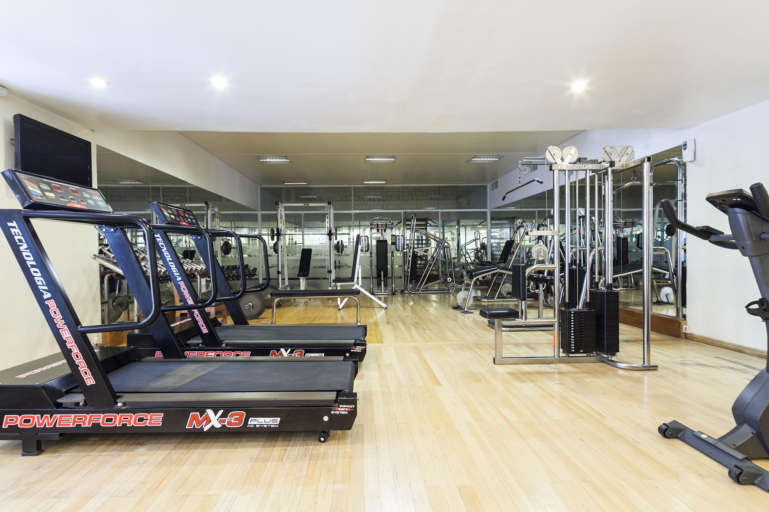 Claridge Hotel Buenos Aires Eksteriør billede The gym at the hotel